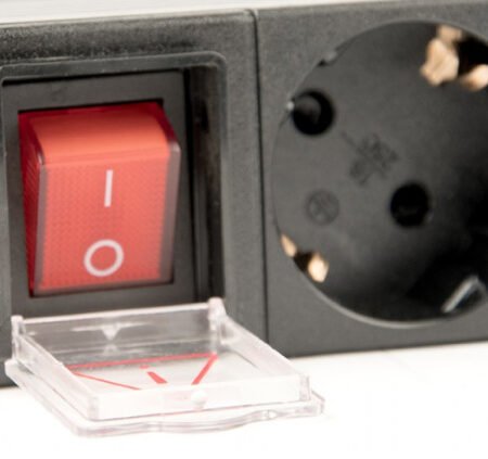 EG-PDU-014-C14 Gembird C14 Produzni kabl sa zastitom 8 uticnica 10A, PDU 1U, aluminium, 3m